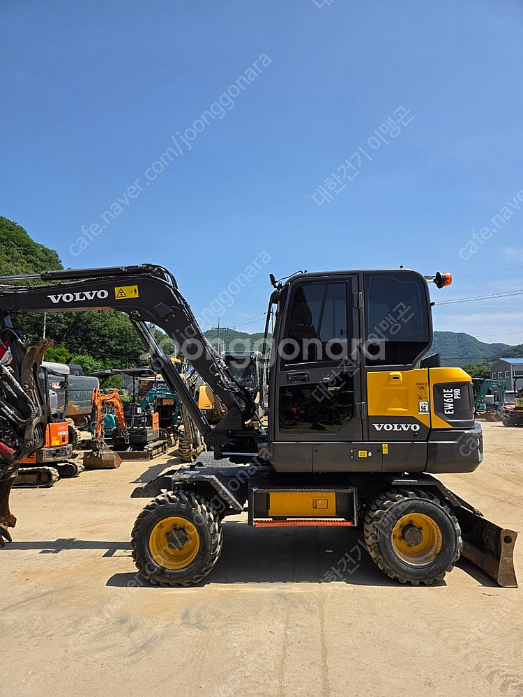 중고굴삭기 볼보 EW60EP 2022년식 회전링크, 코끼리집게 장착, 경북 고령소재 010-3563-6002--0